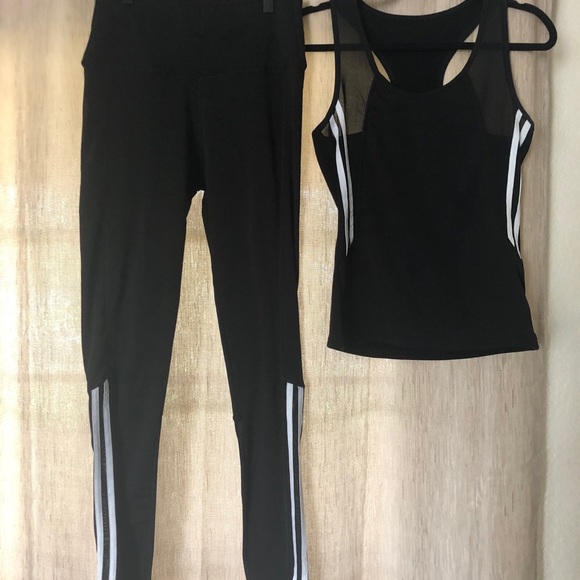 ❤️Sold ❤️Workout top - Picture 4 of 6